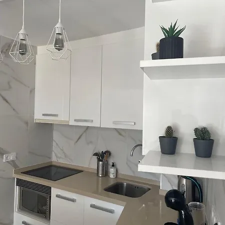 Apartamento Iris 5 Minutos De La Playa, Centro De Ciudad *