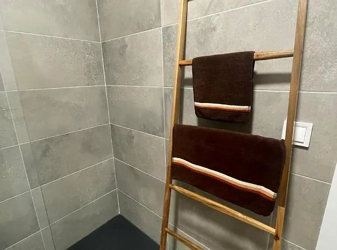 公寓 Iris 5 Minutos De La Playa, Centro De Ciudad