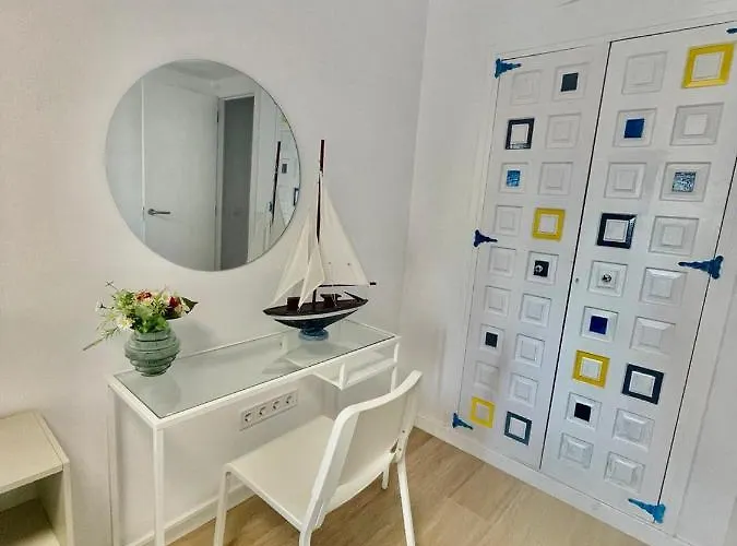 公寓 Iris 5 Minutos De La Playa, Centro De Ciudad *